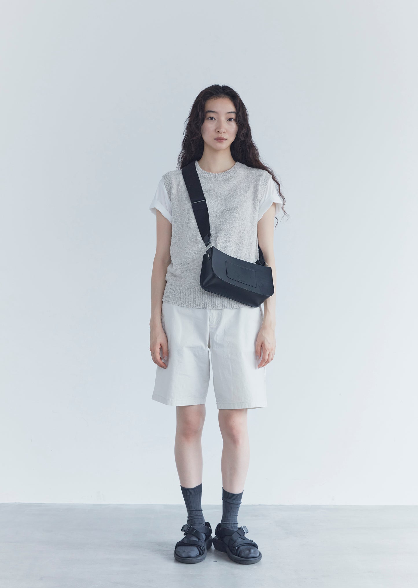 《 予約 》Unfinished Leather Shoulder Bag