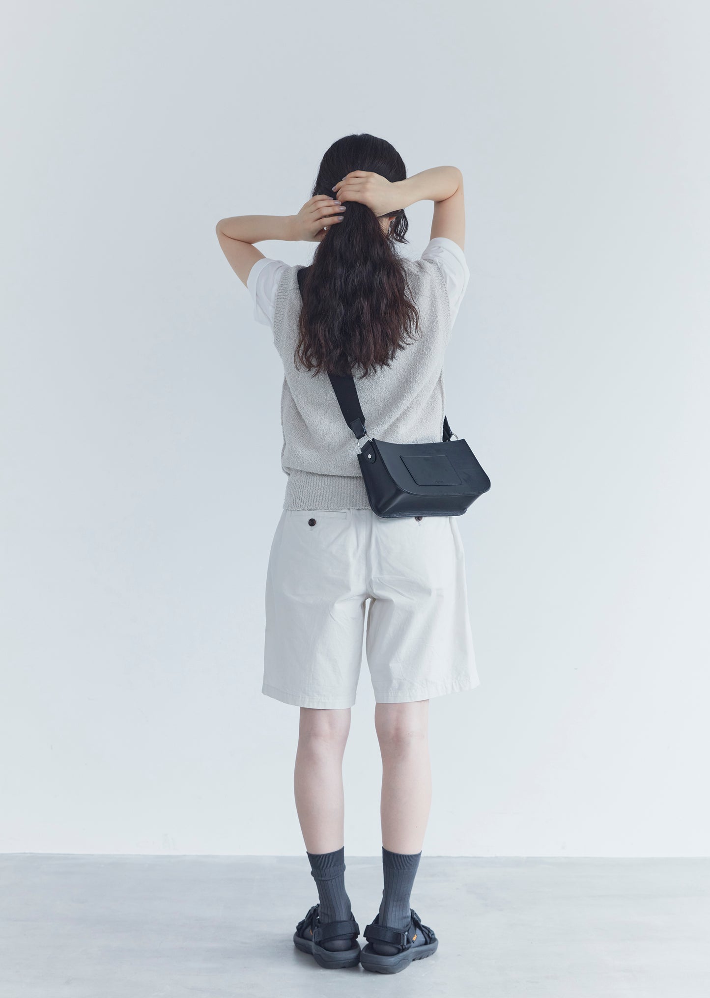 《 予約 》Unfinished Leather Shoulder Bag