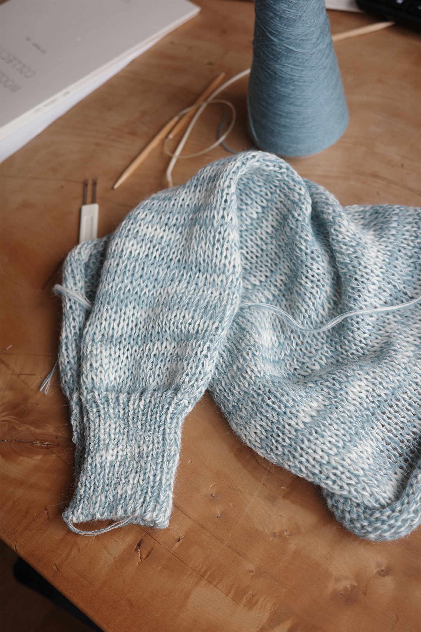 《 予約 》家庭機編み:Wool Mohair V neck Sweater