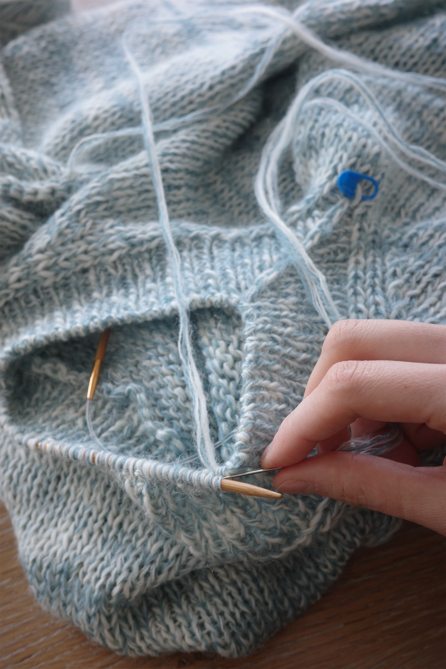 《 予約 》家庭機編み:Wool Mohair V neck Sweater