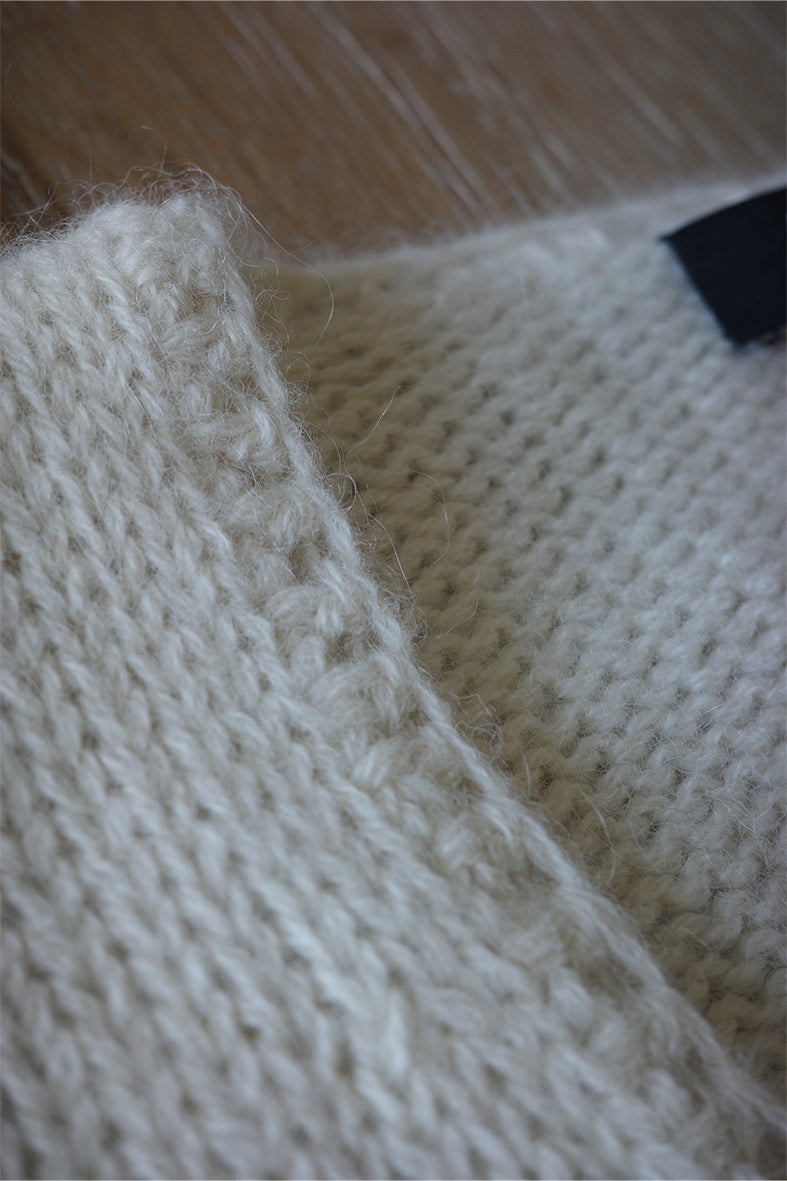 家庭機編み:Baby Alpaca VU Neck Vest