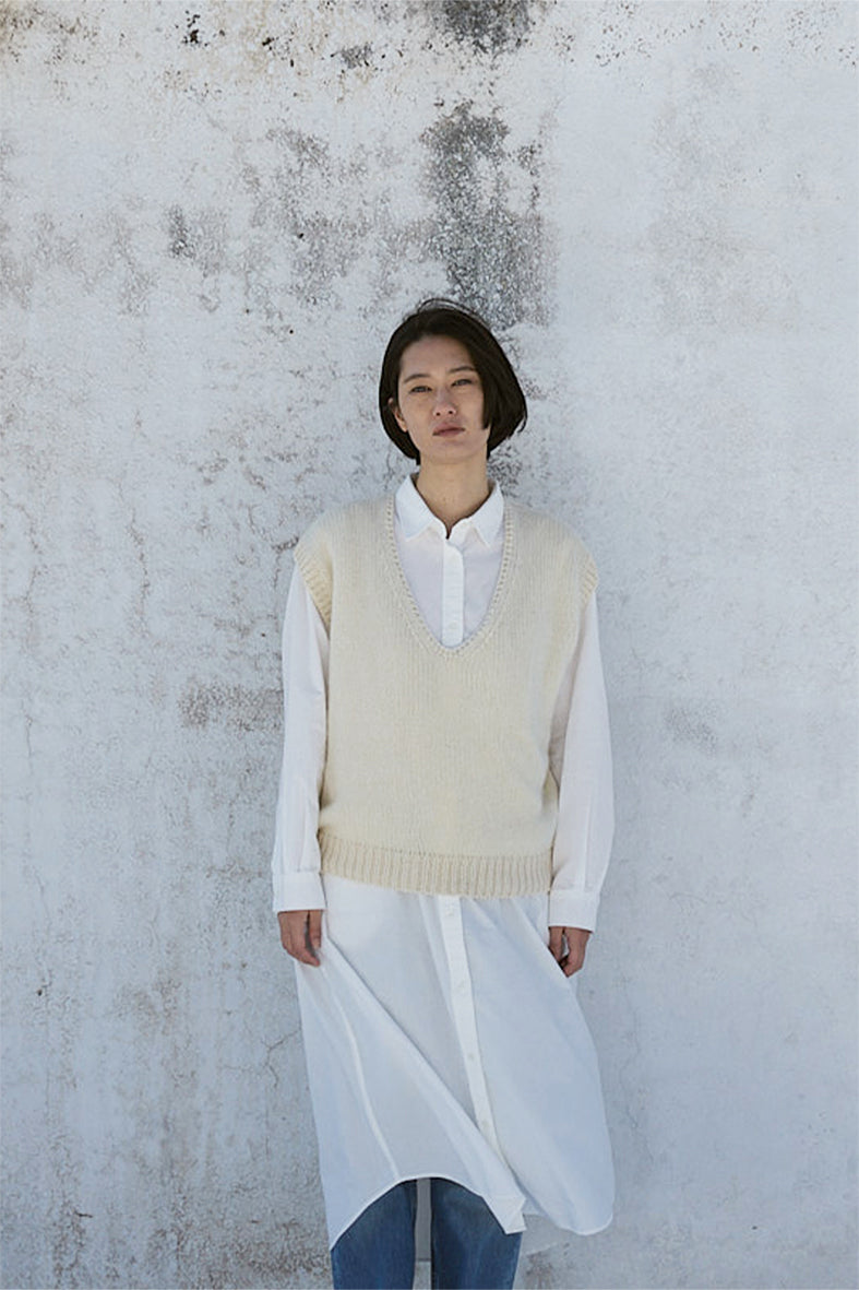 家庭機編み:Baby Alpaca VU Neck Vest